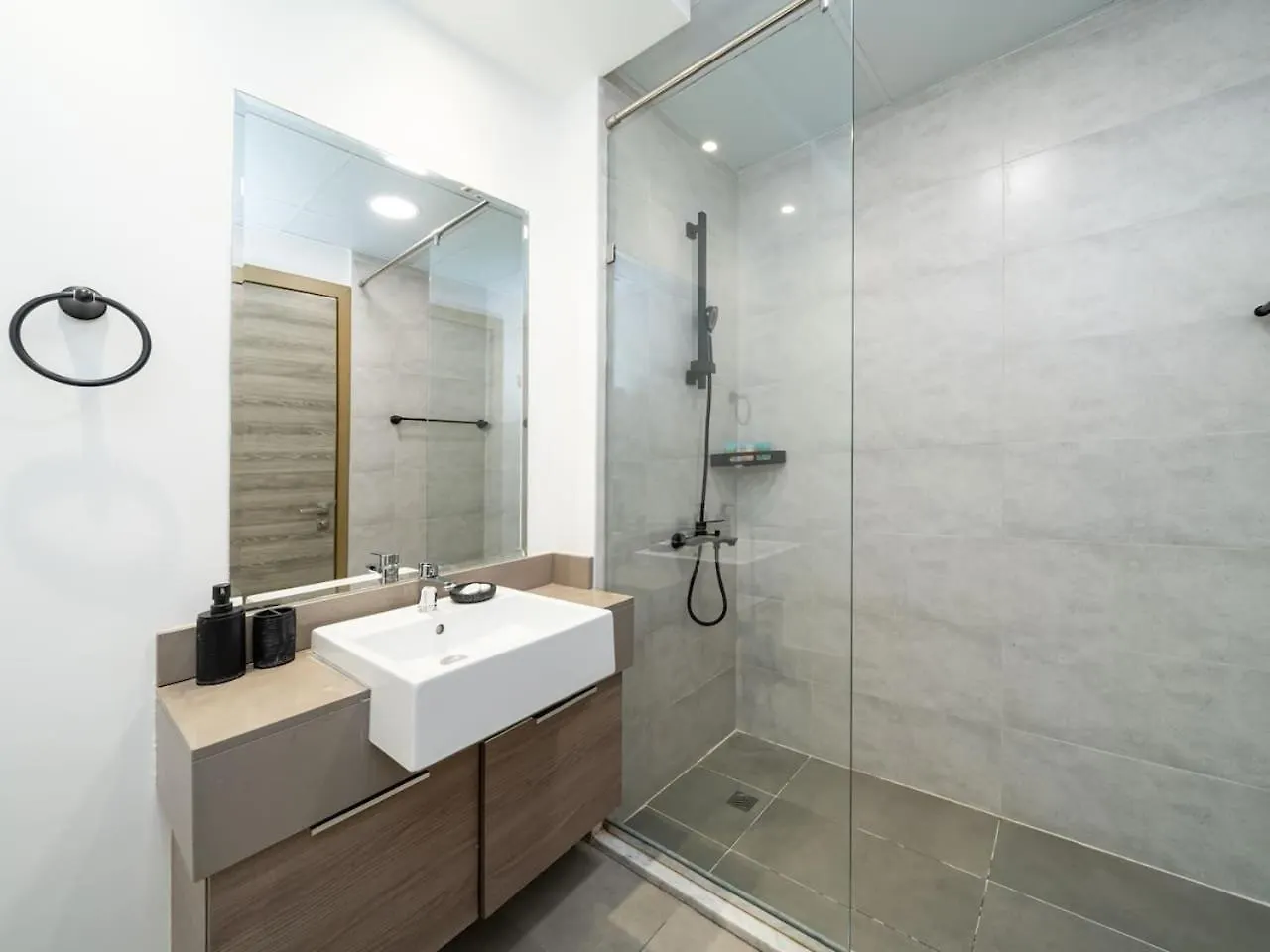 Elegant Studio In Bloom Jvc With High-End Finishes Dubai